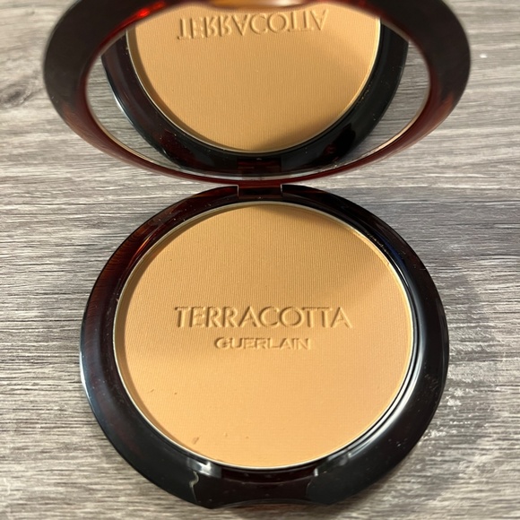 GUERLAIN Makeup Guerlain Terracotta The Bronzing Powder In Light